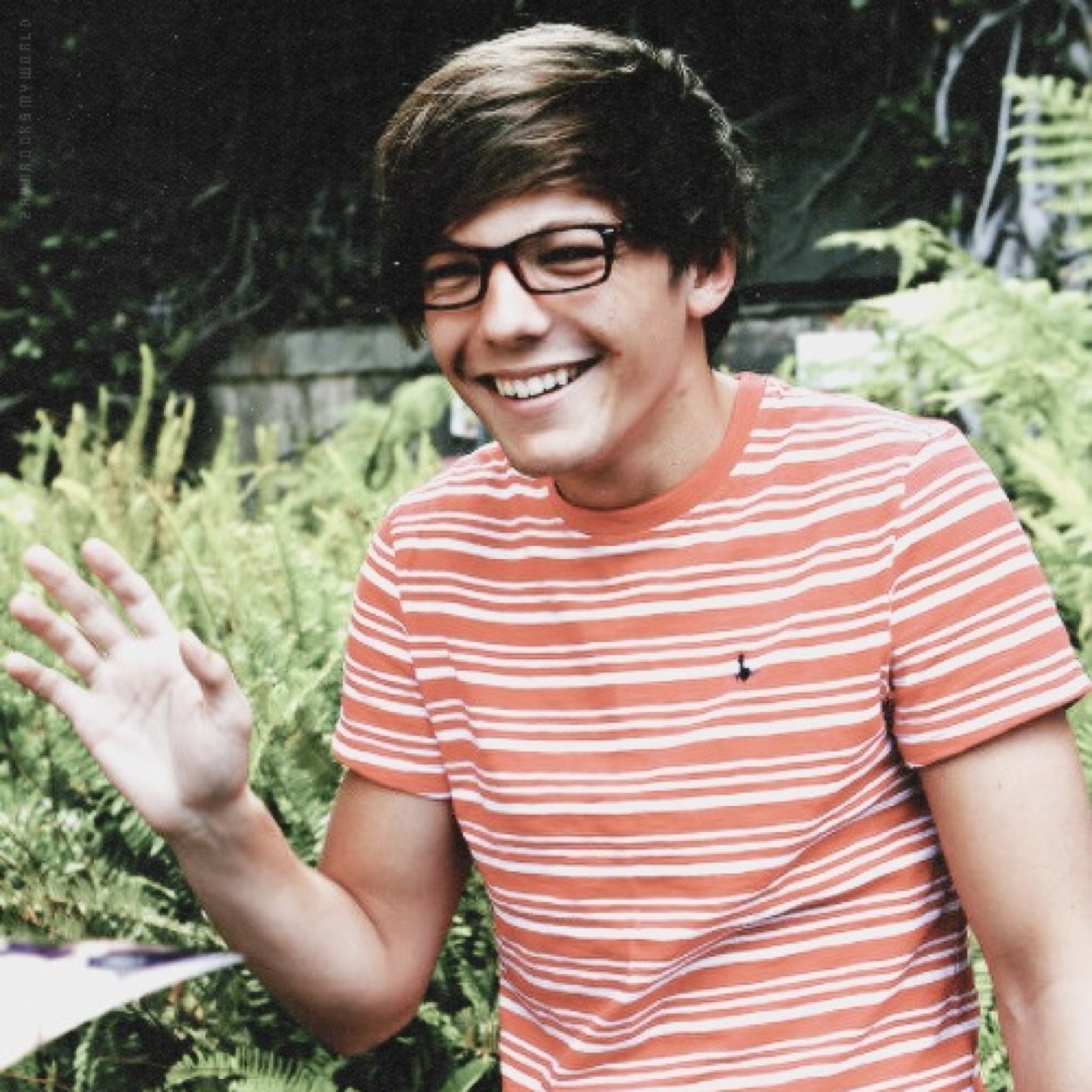 follow @namelessstyles she gave you the free follow x