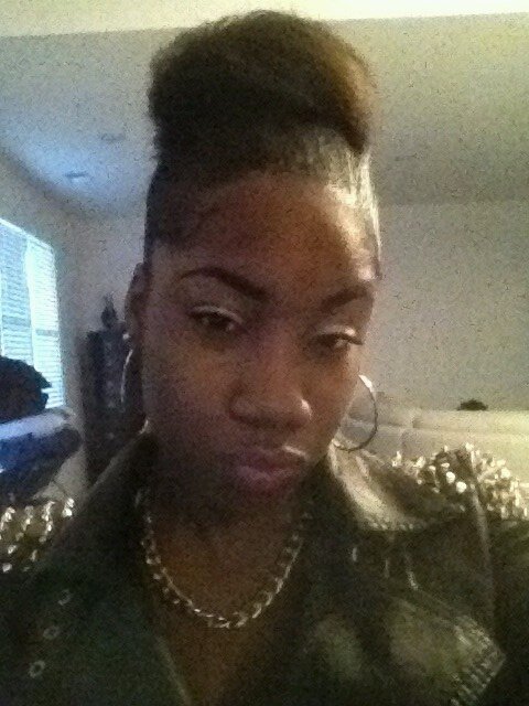 Livin the young life to the fullest. Live,,Love,,Life nuff said... Follow my sister @Know_My_Ego #TeamScorpio...