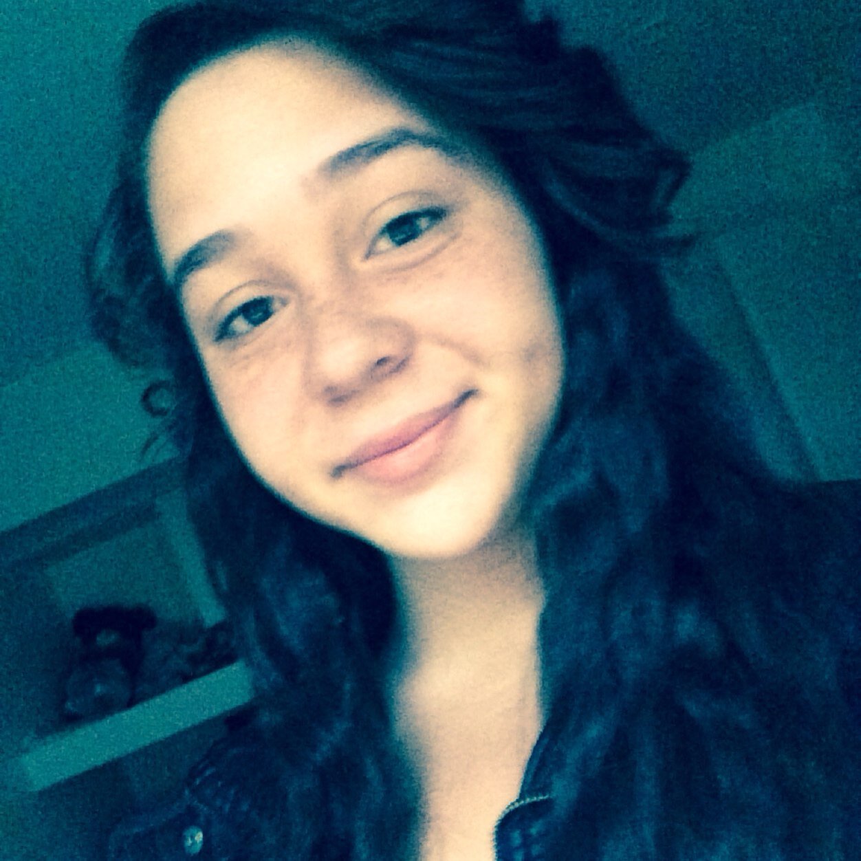 Follow me and ill follow you back!! #promise
