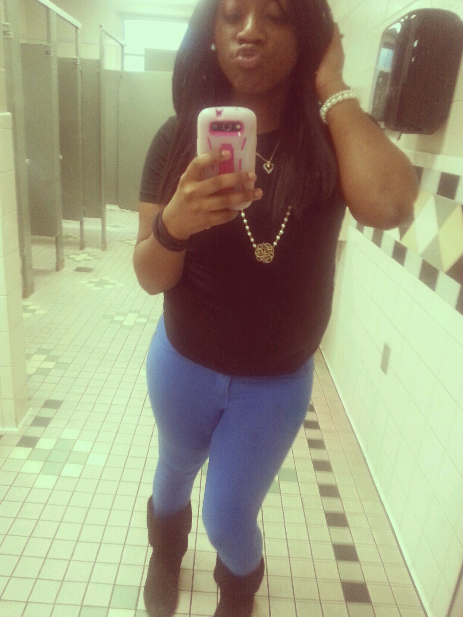 Bx If Yhhu Mad Stay Mad Cause Im Gettin Money On Yall Hxes Dhat Why Yhhu Mad Loviin Bae @SaVAGE_LIFE02 ( Hxes Salute #1000 )