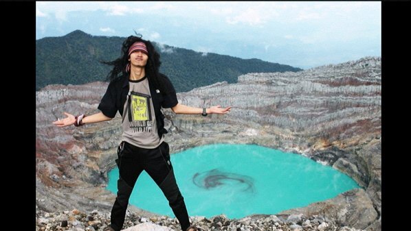 quileutee's profile picture. Jangan terpuruk ketika kamu tengah berada dalam situasi terburuk. Tuhan memberikannya padamu, karena Dia ingin kamu lebih kuat dr sebelumnya.