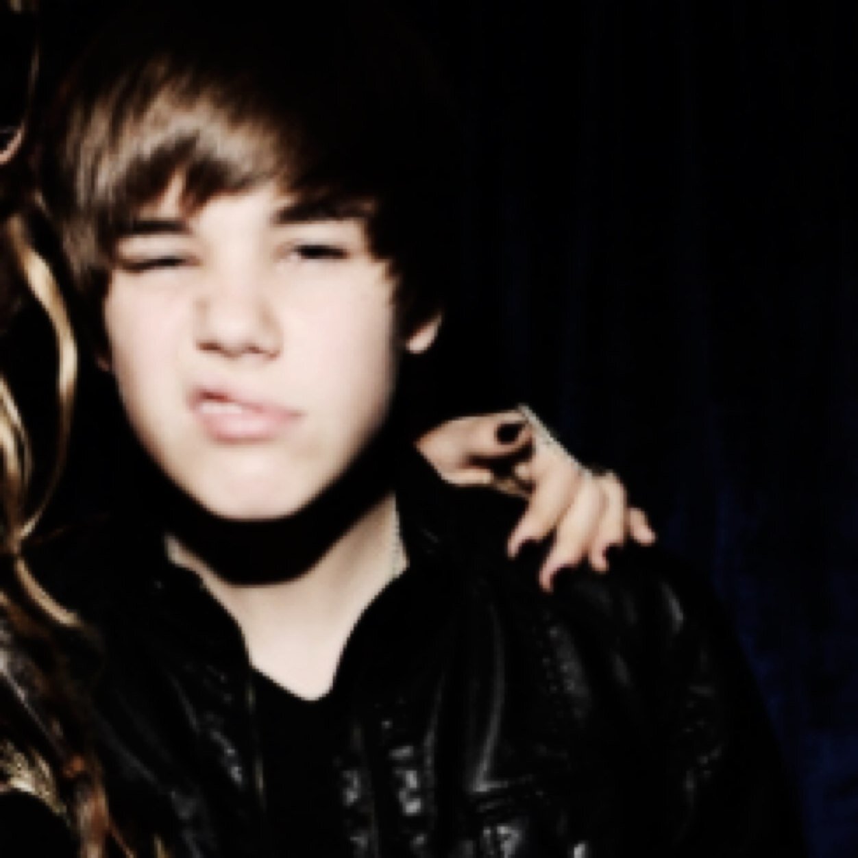 ♡ 09/10/11, dia que conheci o Justin. NSN! ♡
08/10/11, 09/10/11, 02/11/13 melhores dias da minha vida!