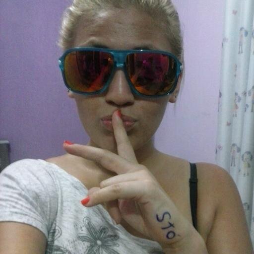 Não ligo que me olhem da cabeça aos pés..porque nunca farão minha cabeça e nunca chegarão aos meus pés