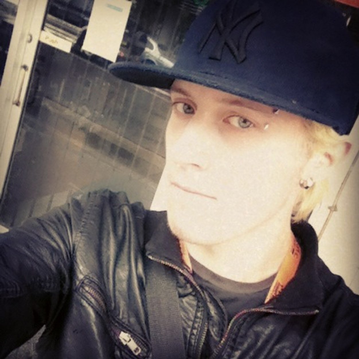My name is mathew vincent searle follow me on twitter searlemathew follow me on instagram: searlemathew and kik mathew.sealre98