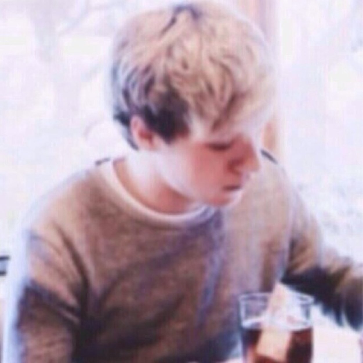 @lucid_louis gave you this free follow so please follow back!