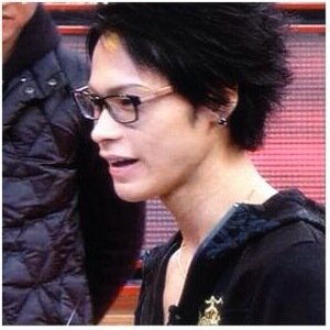 -   H    Y    P    H    E    N    I    Z    E    D    !   -
In KAT-TUN, Ueda-san is my ichiban! 3 Illustrator in training @ http://t.co/XYaH7Q0SpI