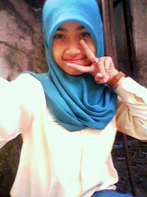 Sisiirma99's profile picture. jhs5 G9 , follback ;;) juist mention {}