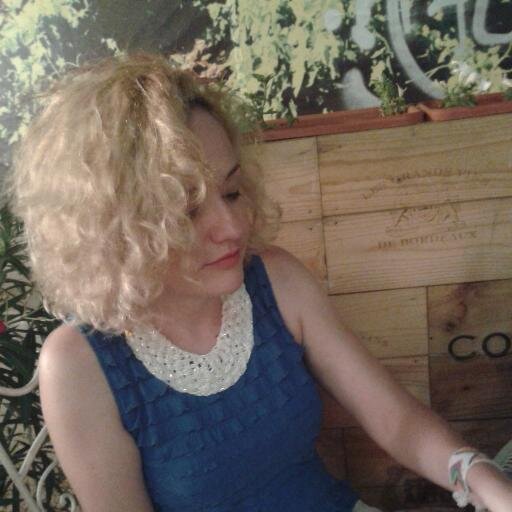 IuliaTutuianu's profile picture. 