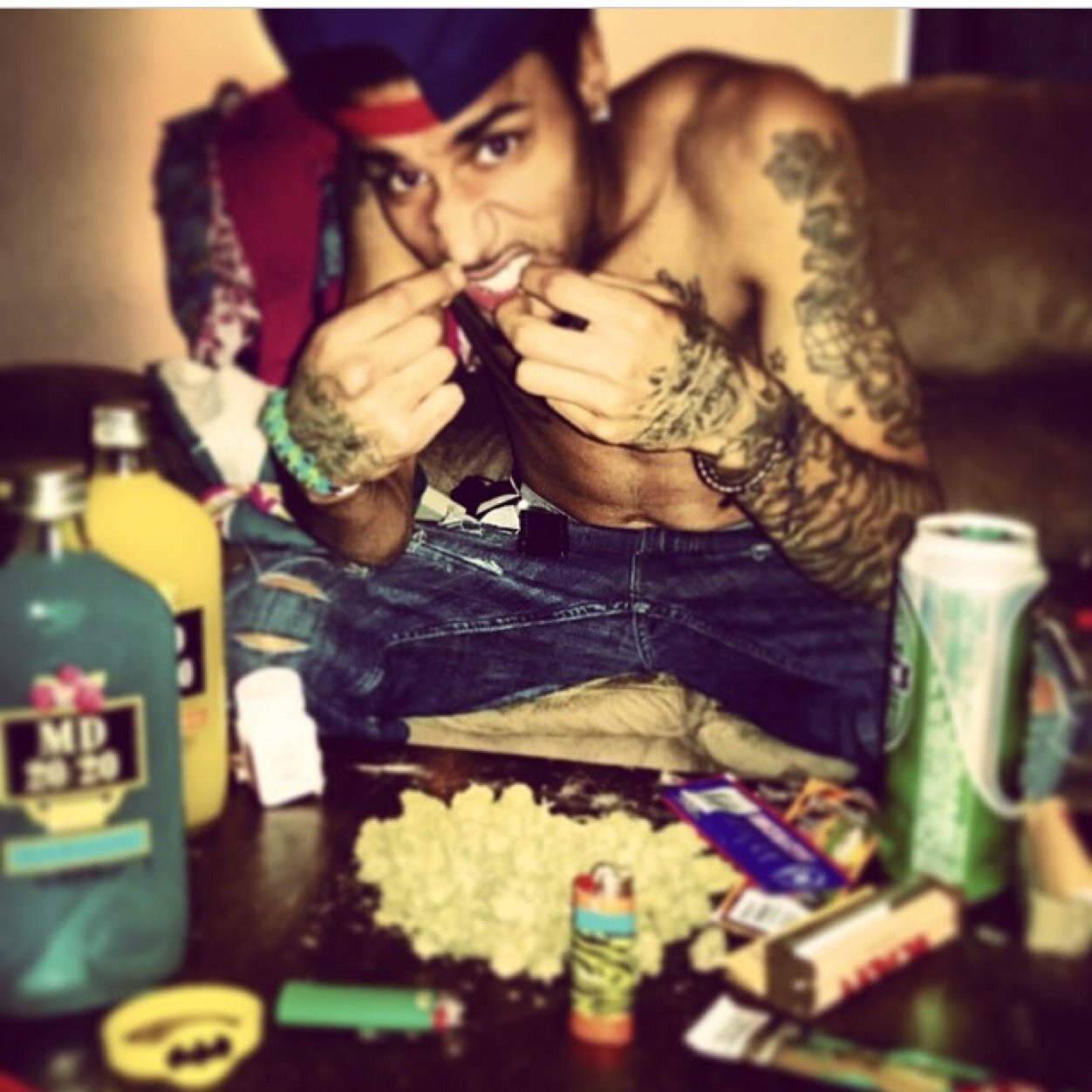 Blakckhippie I kicks it n live the the free way. Skinny Lean from Reno, NV. The 775 the biggest little city. http://t.co/F2DvaOKNkY