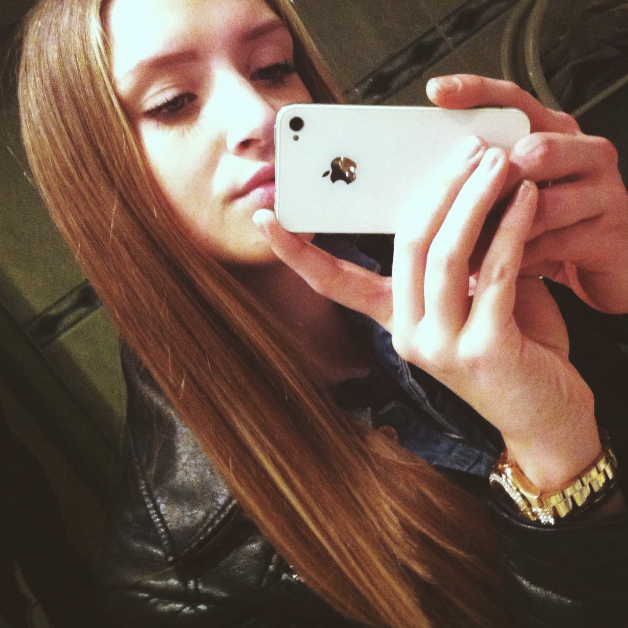 Instagram: helenapultrum