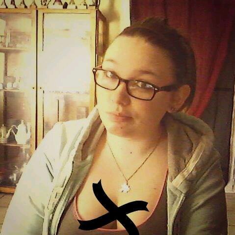 Salut c'est Marion 3 j'ai 15 ans 3 ;) . Ma passion la Moto 3 3