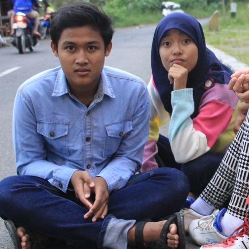 DeviShafa_'s profile picture. Mau akunnya balik? kirim Messages ke https://t.co/wvrUM6dNIR | Maaf yah :)