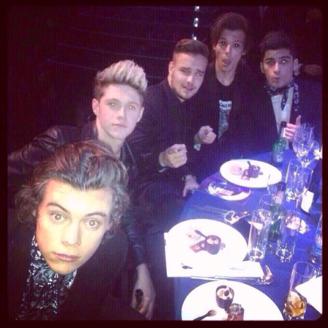 follow @cxntmalik ily
