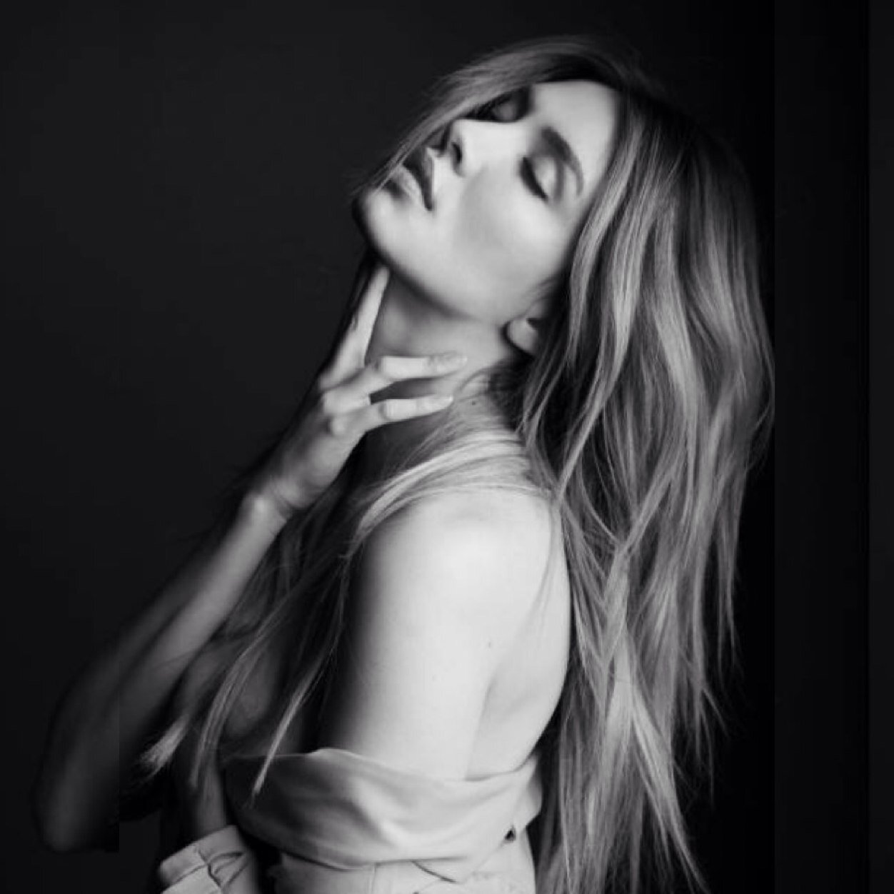 AlexandriaFinly's profile picture. Signed model, lover of the arts and food enthusiast

LV/LA