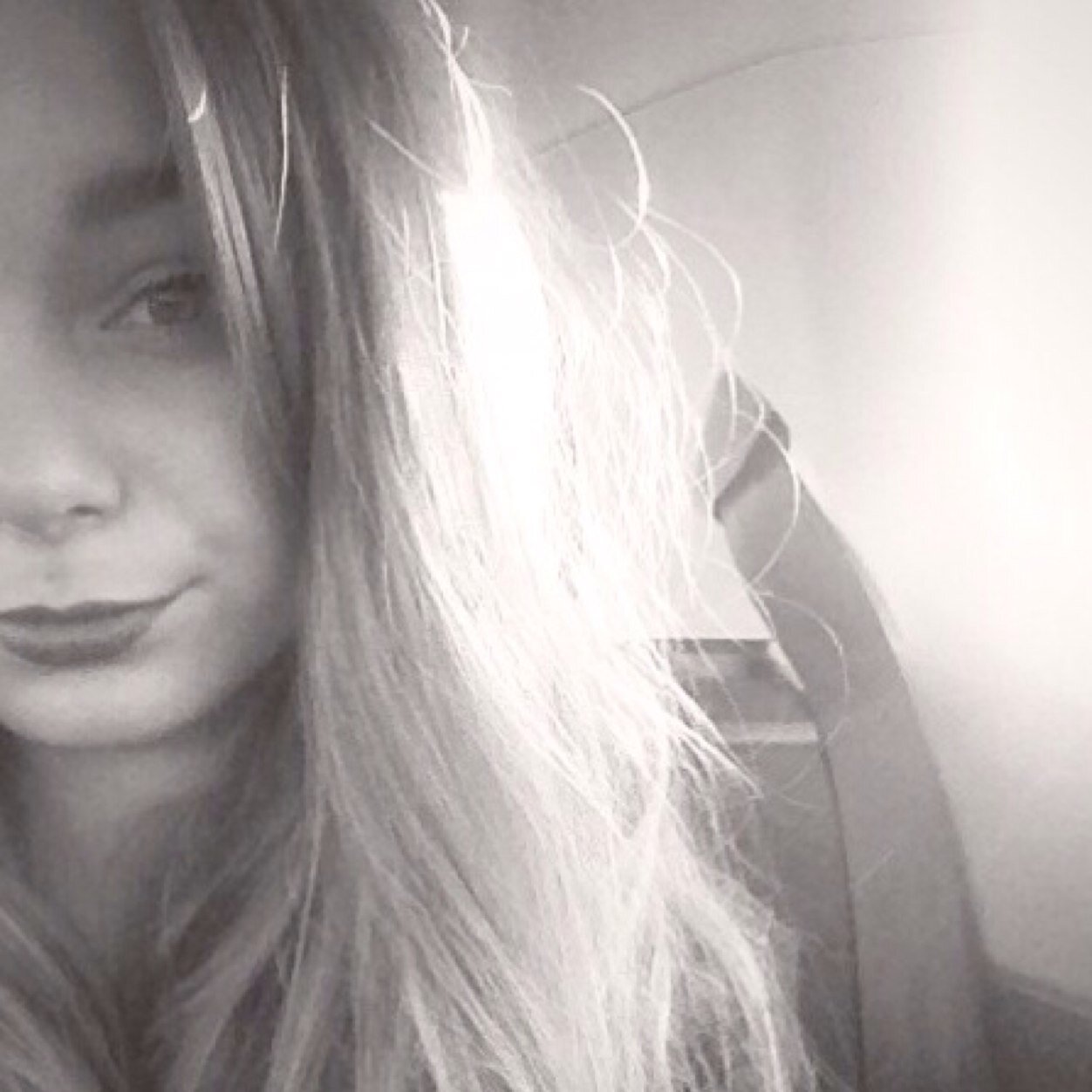 this is a free follow from @flooringlouis bc she loves you - it would be great if you'd follow her back xo