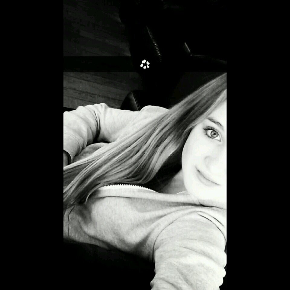 ♡W'app: vraag maar° Insta: Emmaxlovee° Snap: Emmaxloveee
