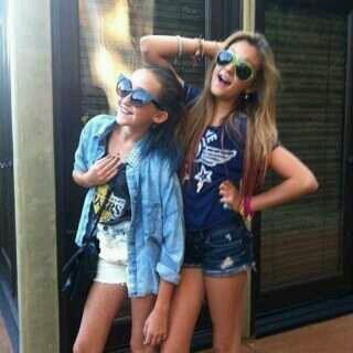 Hey froies and crookies! we are big noah and kelly fans.pleas follow us and we follow back