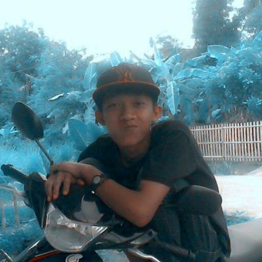 Bersyukur disaat kuterpuruk..masih ada pacar dan Sahabat yang memberi ku Semangat ({})