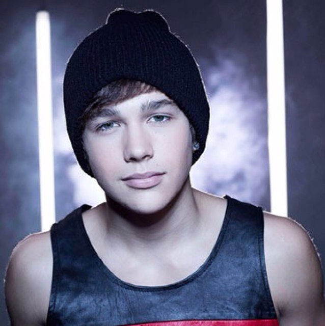 I follow back (like no one else). Mahomie for life❤. MIAMI DOLPHINS!!!!!!!!!! I want 20,000 followers. Club penguin.