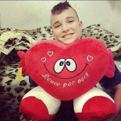 eu amo o gui ele e tudo pra mim sem ele eu nao sou nada guiiii p q eu adoro ele e muito bonito te amo e viajei no look beija ou nao beija p q eu te quero