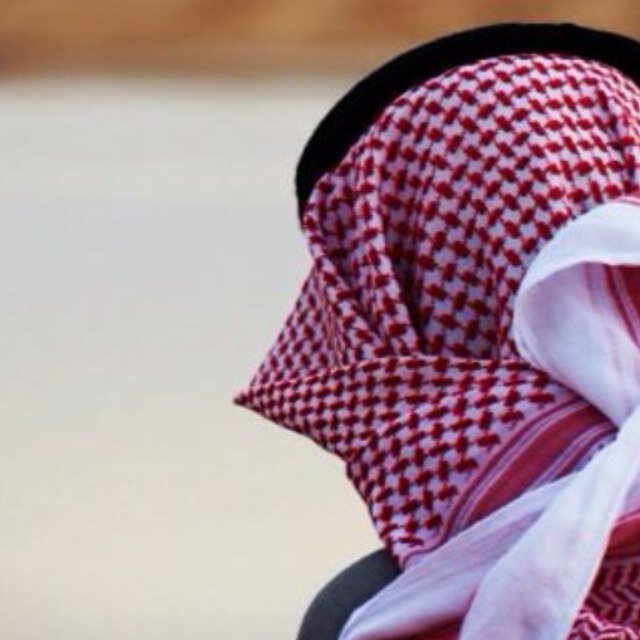 أثمل بطرقات خاليه تسكُنها أشّباحُ طيّفُك