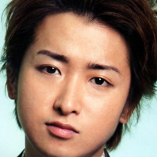 Twitterの皆さんに感謝の気持ちを込めて嵐のアイテムを毎日プレゼントします！たくさんプレゼントを用意したのでみんなフォロー＆リツイートで参加してね☆