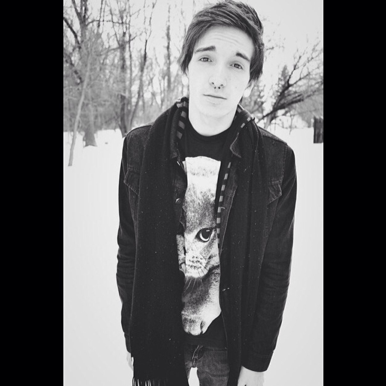 Im just your average human, a little fucked up.
{ roleplayer }