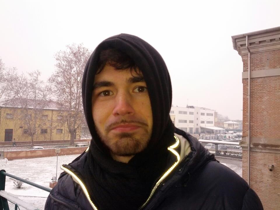 Studente universitariio senza voglia di studiare XD