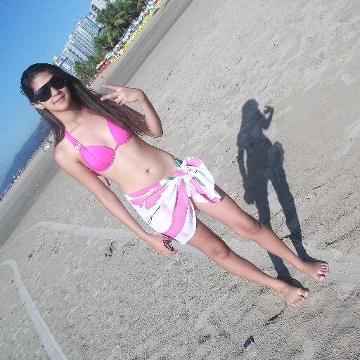 “Ela é uma menina fria, fala que não quer amar ninguém, mas no fundo ela ama alguém. Só que ela tem medo, de sofrer novamente.”