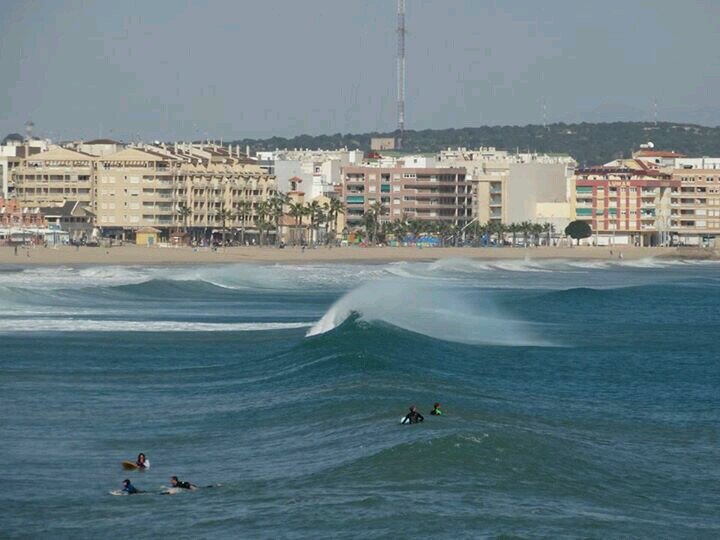 Surferos del Mediterraneo!!! Página sobre las olas y el surf en Torrevieja.