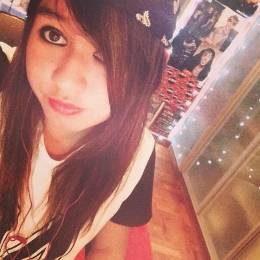 ⚓️Food. ⚓️ I like Bands ⚓IShipBandMembers ⚓️15 ⚓️ ⚓️Bi&Taken. ⚓️Starbucks ⚓OutCast⚓️ ⚓️PennyBoaring⚓️ Tumblr⚓️ Concerts⚓️ ⚓️MoshPits⚓️Youtubers⚓️Cats⚓️Loser⚓️