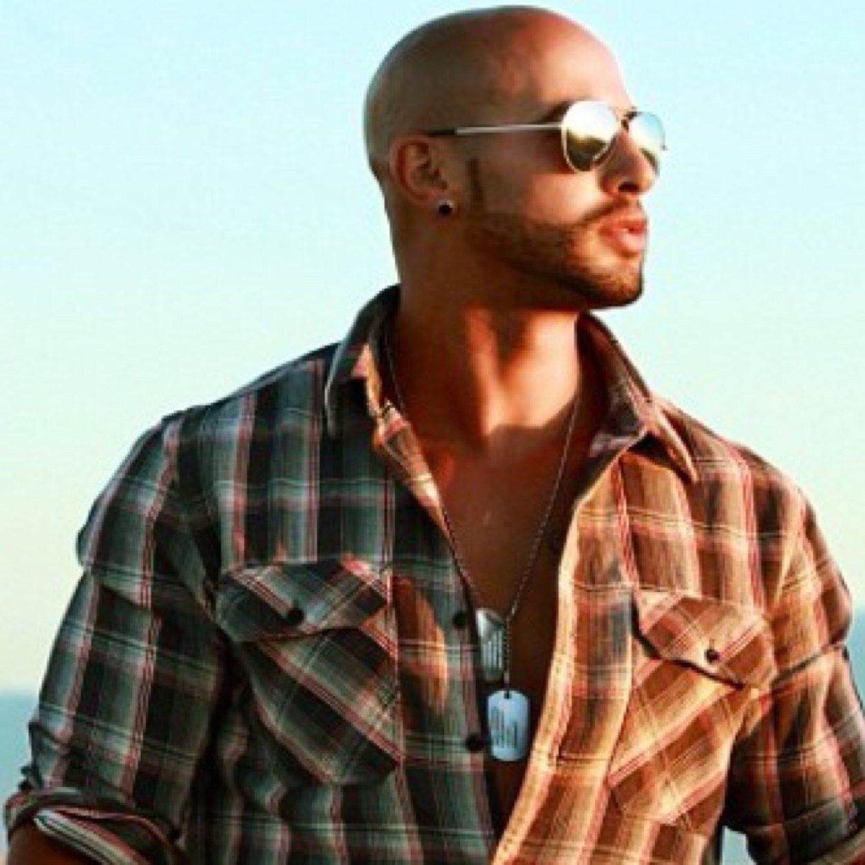 elias_team's profile picture. Just a fan of Quentin from these beginnings in the alloy group I can't stand fanatics tu es partis trop tot my friend