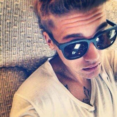 Hello, I'm Belieber and I loved seeing all the Mrs. Bieber on twitter. I follows 2 people every day :)