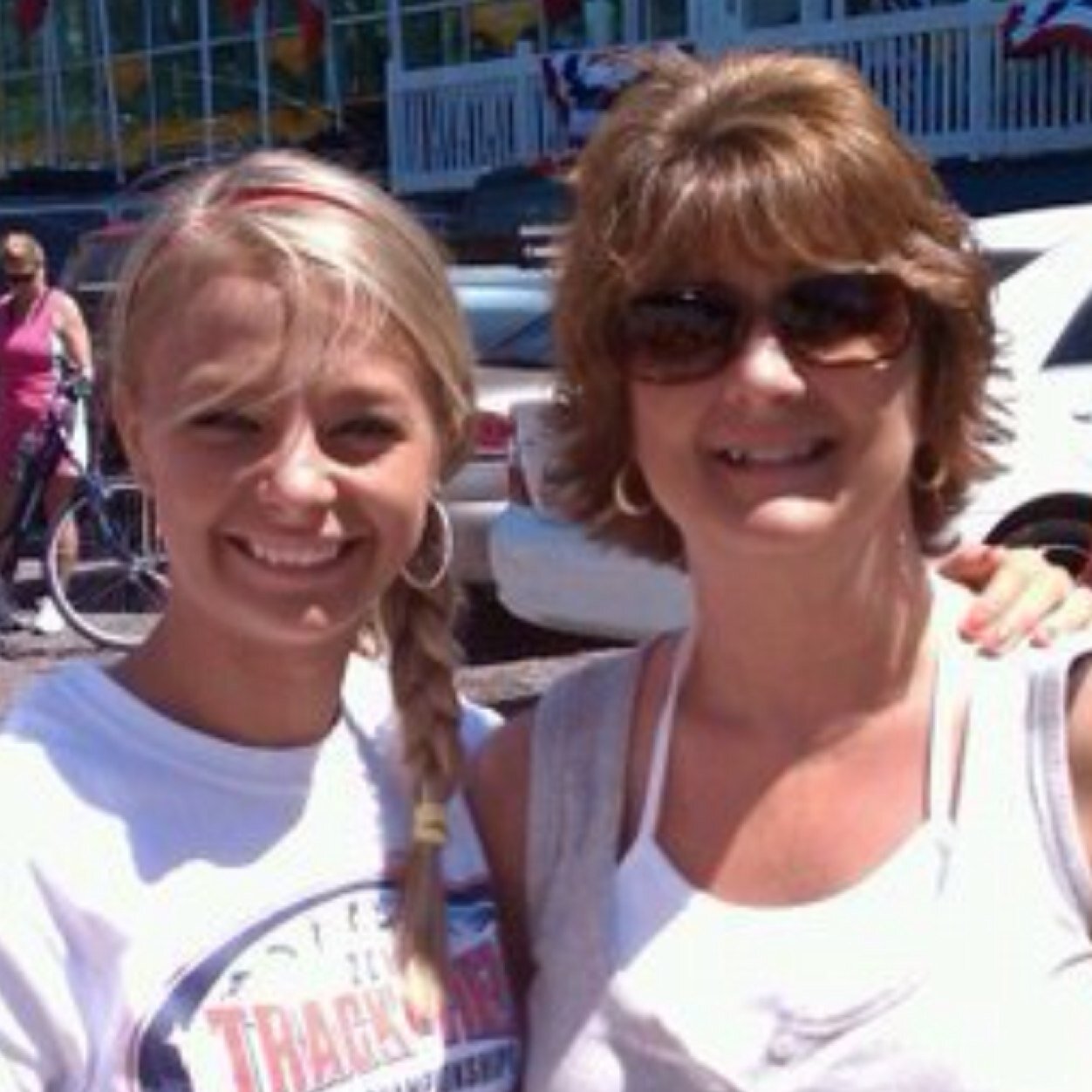 loriKgould's profile picture. 