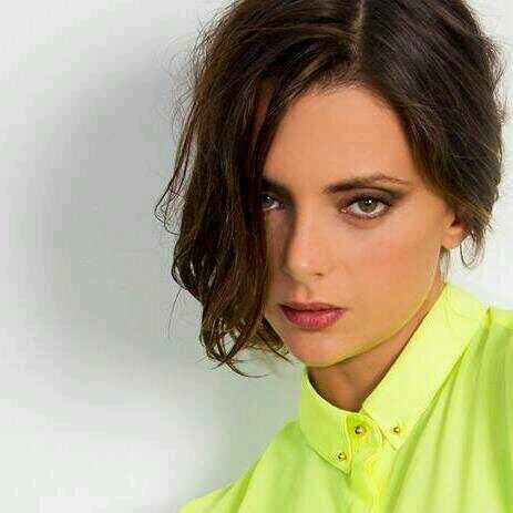 30. Lola Trujillo Pacheco. Hija de Estela y Fermin. Actriz. Internado Sangriento. Casada con Javi, mi gordi.