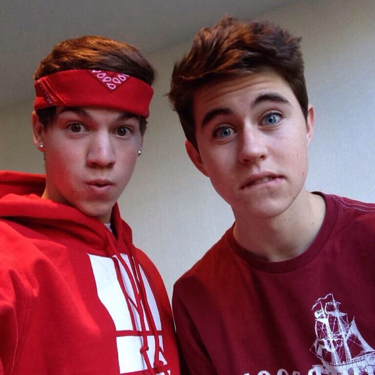 FOLLOW @RAUHLINMENDES PLEASE✨
