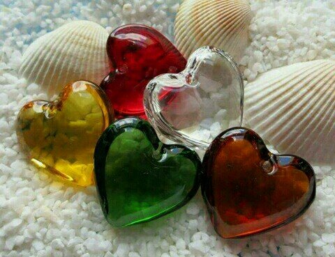 ‏‏ﻻ تحزن ان جاءك سهم قاتل من اقرب الناس الى قلبك.....فسوف تجد من ينزع السهم ويعيد لك الحياه واﻻبتسامه