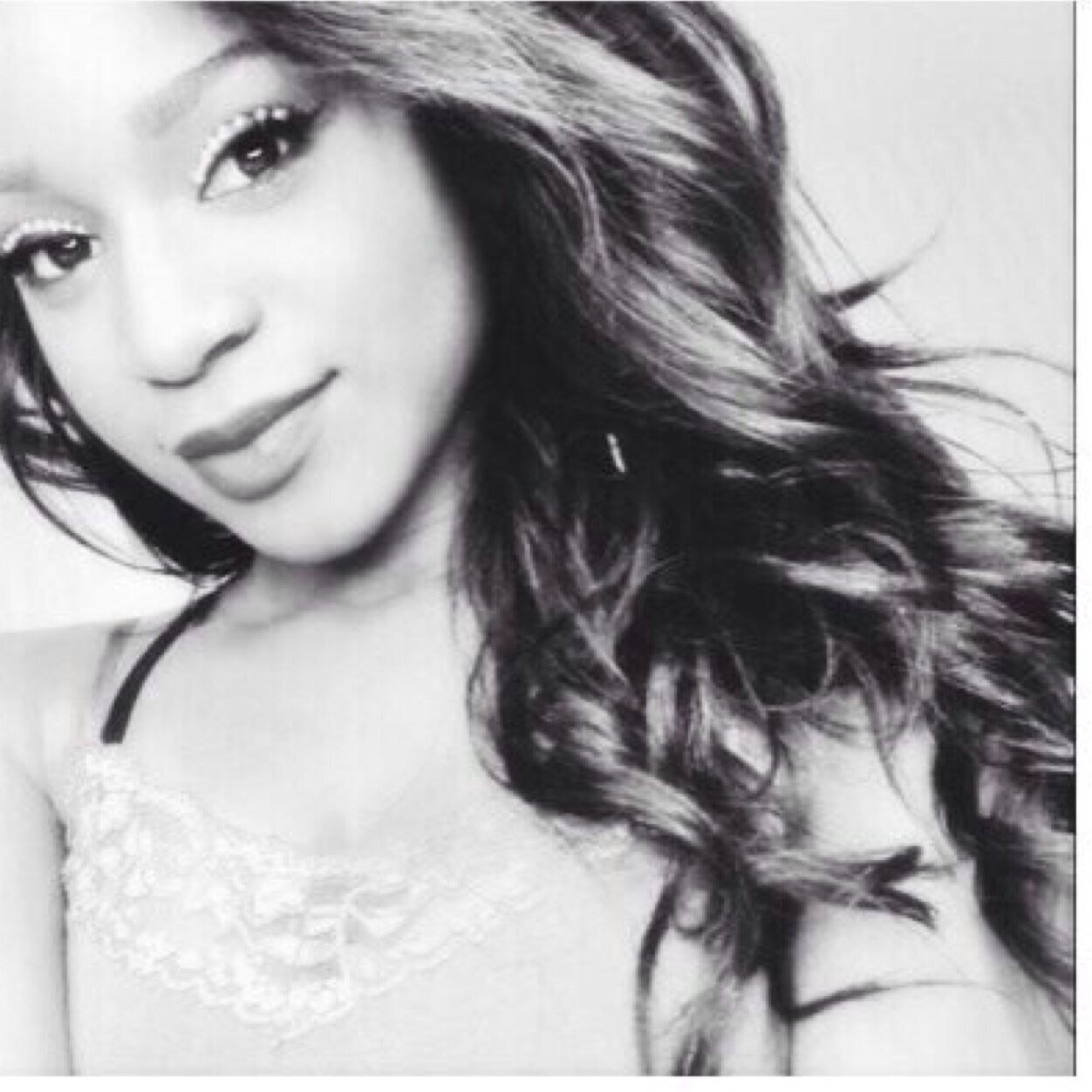 jaureguibio_'s profile picture. Hi i gave uou a free follow so please go and follow this acc @anusregui thanks