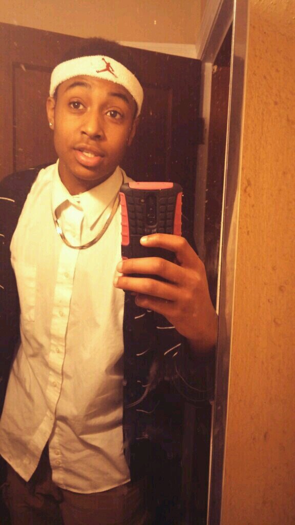 IM JST A YOUNG NIGGA TRYNNA CHASE MY DREAMS.  YOUNG DREAMCHASER