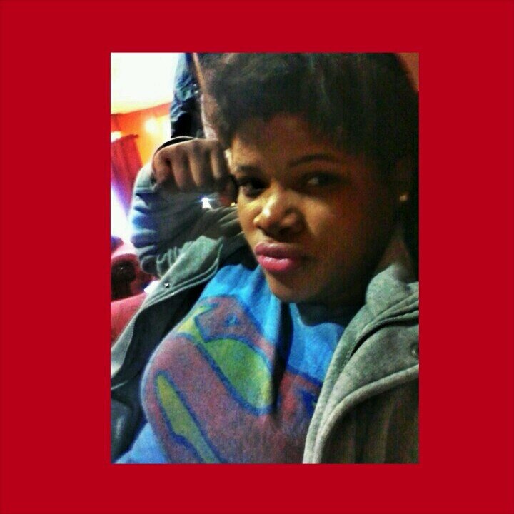 hey yal follow a pretty gal .♥fmoigg @__flaashhyk
