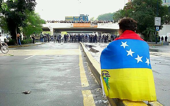 Pseudónimo por seguridad. Todo apolítico terminará gobernado por seres inferiores a él. Viva VENEZUELA LIBRE DEL CASTROCOMUNISMO.