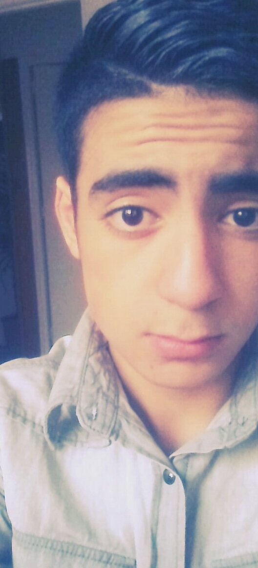 momocro12's profile picture. 