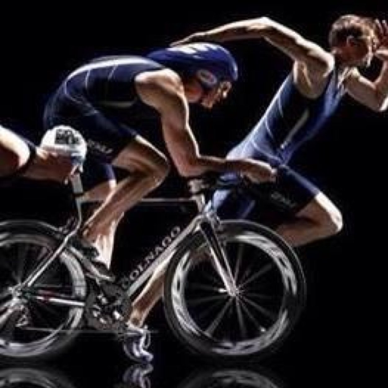 optimize improving performance prevent injury by analyze the sports equipment: footwear examination of the athlete, setting the parameters the bicycle rider.