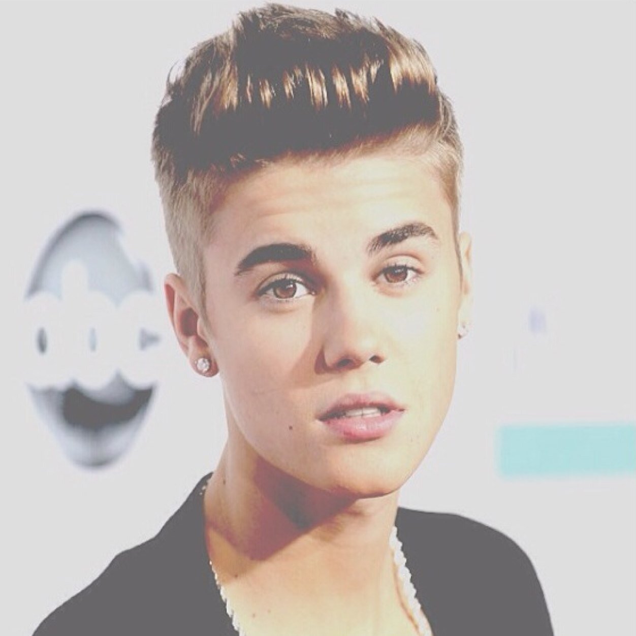 TheLittleGomez's profile picture. just here to support and promote.