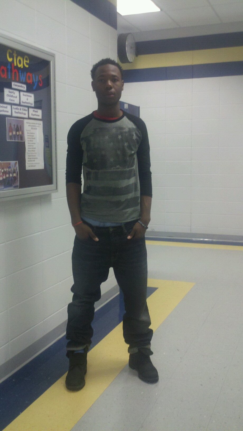 yung nigga dat trying ta get it. . . senior guard nigga i live a hoopers life #Free my Daddy