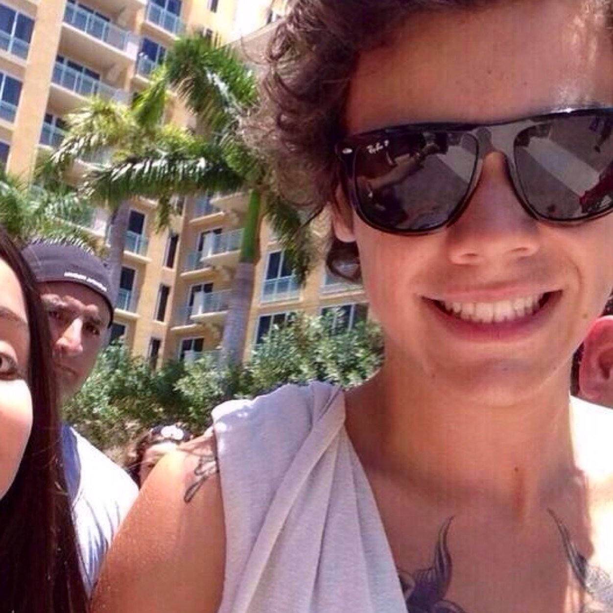 hii it's @prettylegsharry :)