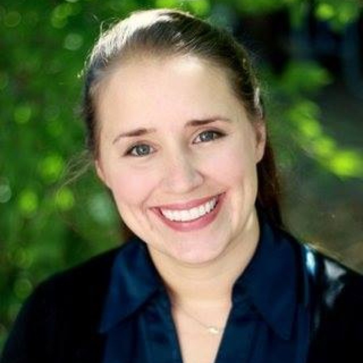 Teacher and researcher of intercultural and interpersonal communication. Also family-herd bison farmer, restorer of native prairie, gardener, forager, & more.