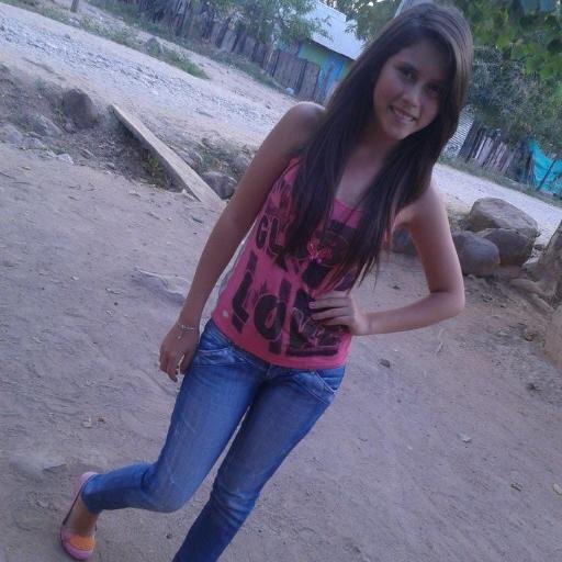 Construyendo un nuevo camino, dejando el pasado atrás, enfrentándome contra todo para volver a comenzar... 
Soy una mujer sencilla, Luchadora y Delicada :)