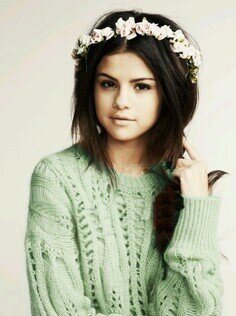 Since I gave you a free follow please follow @Jasmine_161 ( Selena_Mahoneā¤)