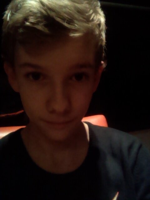 /beste maatjes sil en bassie/ 14 /marienburg h2e/ voetball/ blauw wit cabuur/